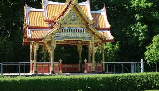 Bild von HG-STADT: SCHICKES DREIFAMILIENHAUS, SORTBEZUG ODER VERMIETUNG