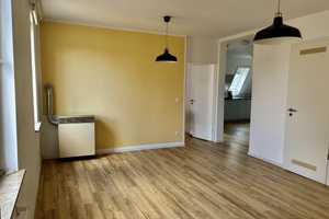 Geschmackvolle, modernisierte 2-Zimmer-DG-Wohnung in Stuttgart – Stuttgart – Vorschaubild 3