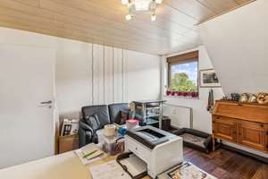 Modernisierte 4 ZKB mit EBK, Balkon & Garage in zentraler Lage am Rosterberg – Die vollständige Adresse der Immobilie erhältst du vom Anbieter., 57074 Siegen, Siegen – Vorschaubild 13