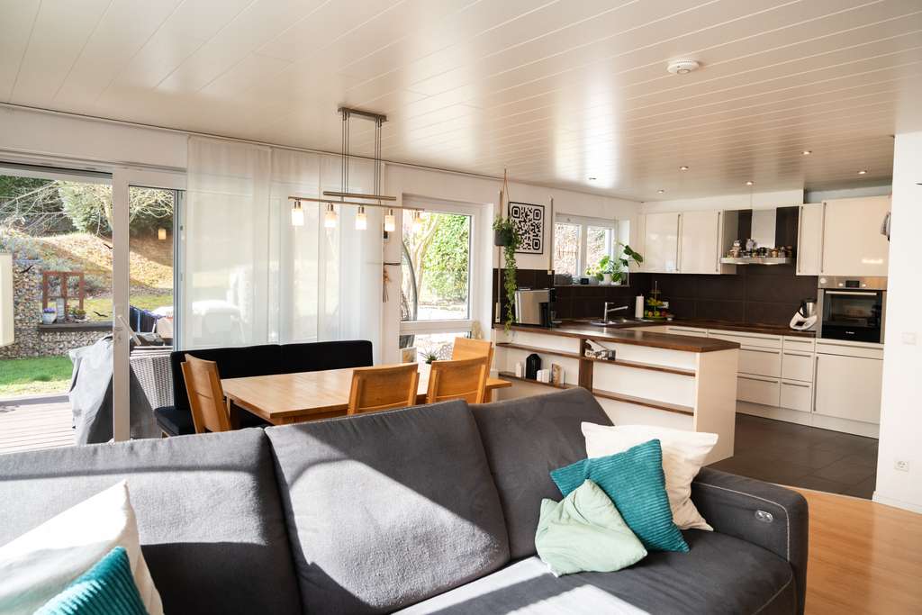 Immobilie in Oberriexingen - Wohnen im Grünen: Barrierefreie 4,5-Zimmer-Gartenwohnung mit 2 Terrassen - Bild 1