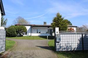 Exklusives freistehendes Traumhaus (236 m²) auf 2.500 m² Grundstück mit herrlichem Naturblick – Die vollständige Adresse der Immobilie erhältst du vom Anbieter., 51429 Moitzfeld, Bergisch Gladbach – Vorschaubild 1