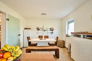 Moderne Doppelhaushälfte mit zwei Terrassen und Garten in ruhiger Wohnlage. – Die vollständige Adresse der Immobilie erhältst du vom Anbieter., 94315 Alburg, Straubing – Vorschaubild 9
