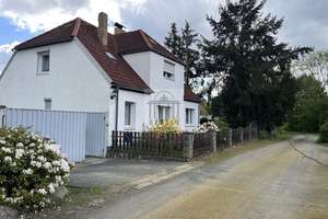 Großzügiges Familienhaus mit Charakter und Entwicklungspotenzial