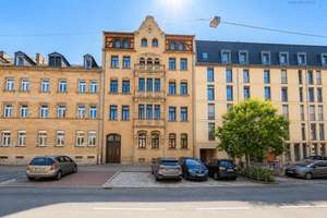 Lichtdurchflutete und renovierte 3-Zimmer-Altbauwohnung in zentraler Lage der Fürther Südstadt