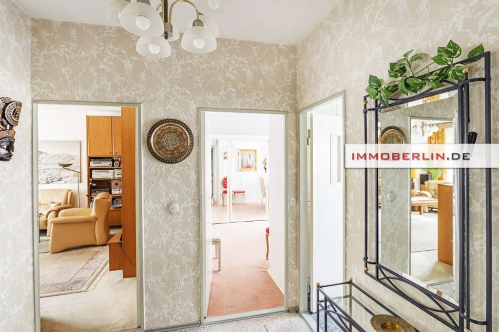 IMMOBERLIN.DE - Attraktive Wohnung mit Loggia in sehr guter Wohnlage