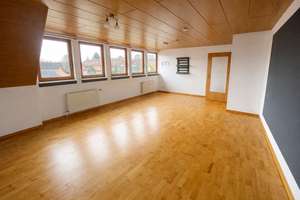 Schöne 2 Zimmer-Dachgeschosswohnung