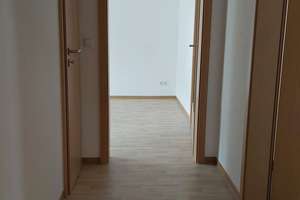 schöne, gemütliche Erdgeschosswohnung mit Balkon am Siegener Rosterberg – Friedrich-List-Straße  8, 57074 Siegen, Siegen – Vorschaubild 2
