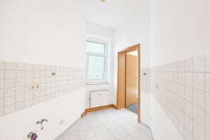 Gepflegte 2-Zimmer-Hochparterrewohnung mit Tageslichtbad und Garage – Dresdner Straße 236, 1640 Coswig – Vorschaubild 5