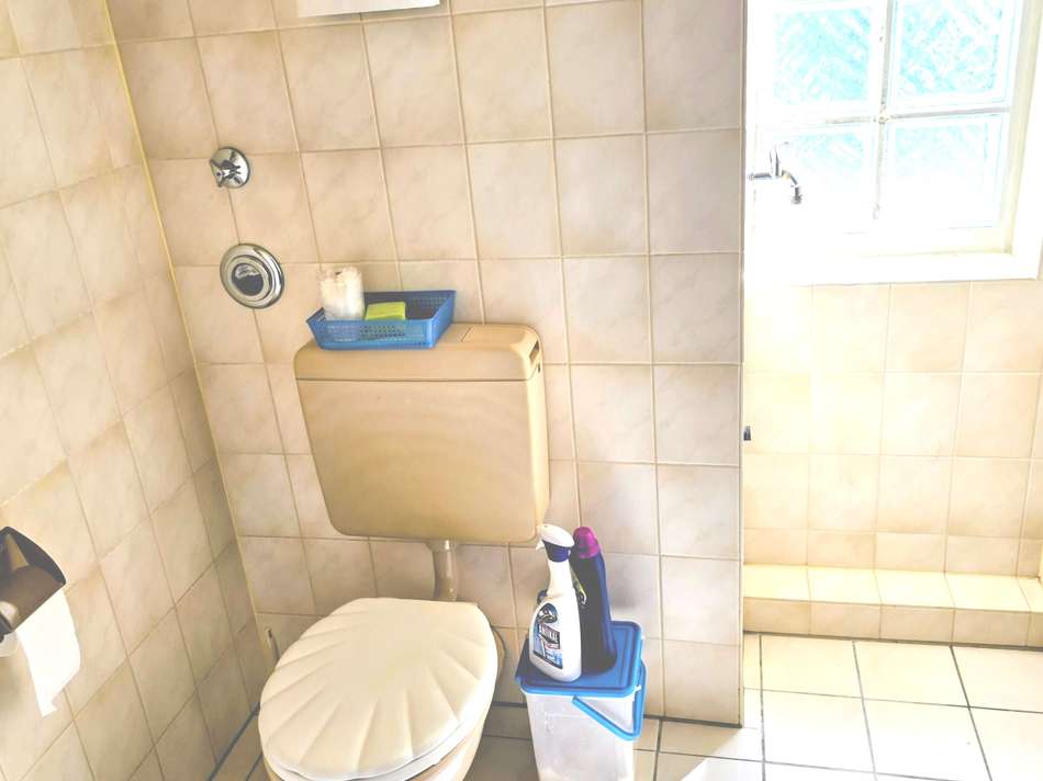 Gäste-WC mit WM Anschluss