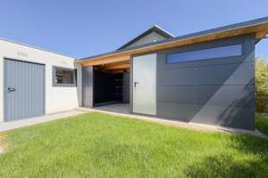 Fernblick & große Sonnenterrasse: Mit Doppelgarage, 2 Bädern, Kaminofen, PV-Anlage, EBK, bezugsfrei! – Die vollständige Adresse der Immobilie erhältst du vom Anbieter., 78078 Niedereschach – Vorschaubild 8