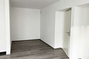 Modernes 1-Zimmer-Apartment, renoviert, offener Kochbereich, Schlafnische, Wandschrank,Tageslichtbad – Saarstraße 105, 46045 Altstadt-Süd, Oberhausen – Vorschaubild 2