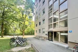 "Großzügige 5-Zimmer-Wohnung mit Balkon, Garage & Aufzug – attraktive Kapitalanlage in Regensburg" – Die vollständige Adresse der Immobilie erhältst du vom Anbieter., 93057 Reinhausen, Regensburg – Vorschaubild 3