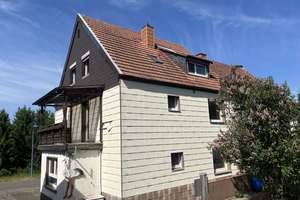 Platz für die ganze Familie - Zweifamilienhaus mit Garten & Stellplätzen – Brunnenstraße 19, 66887 Rammelsbach – Vorschaubild 1