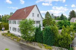 Kurzfristig bezugsfrei: Charmantes Zweifamilienhaus in zentraler Lage von Ostrach – Sigmaringen (Kreis) – Vorschaubild 1