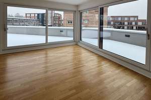 130 m² Penthouse mit 70 m² Dachterrasse & Eck-Glasfront – bezugsfertig in Frankfurt