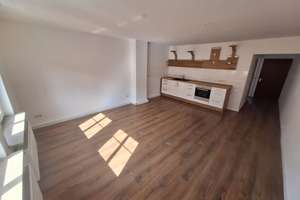 Zentrale 2-Zimmer-Wohnung mit Einbauküche und Waschmaschine in Nürnberg  – Tafelfeldstraße 31, 90443 Steinbühl, Nürnberg – Vorschaubild 3