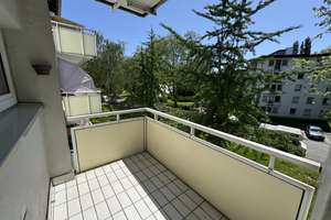 Renovierte 2-Zimmerwohnung mit *Balkon*