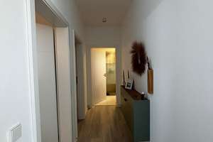 Moderne 3-Zimmer-Dachgeschosswohnung (A+) mit Loggia, Einbauküche, Stellplatz und großem Dachboden – Güldensteinstraße 50, 74081 Sontheim, Heilbronn – Vorschaubild 5