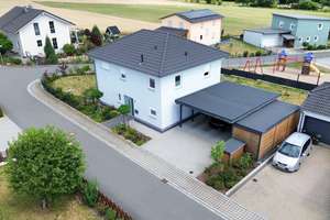 Einziehen und Wohlfühlen – Neuwertiges Einfamilienhaus mit hochwertiger Ausstattung! – Die vollständige Adresse der Immobilie erhältst du vom Anbieter., 92702 Kohlberg – Vorschaubild 1