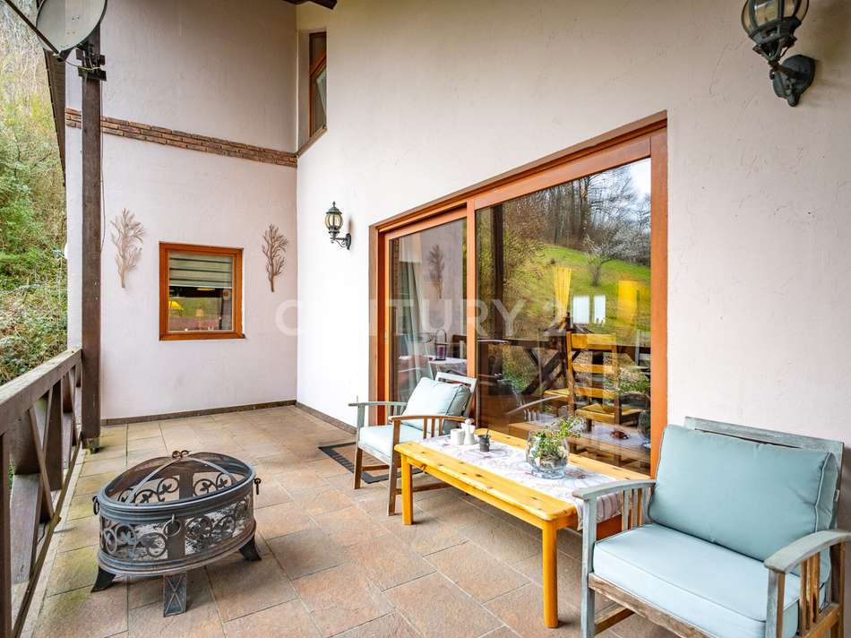 Die geräumige Terrasse