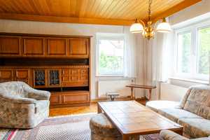 Gemütliches Wohnhaus mit Garage in ruhiger Lage von Schlicht an der Vils - renovierungsbedürftig – Amberg-Sulzbach (Kreis) – Vorschaubild 11