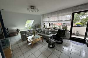  Freundliche 2-Zimmer-Wohnung mit Loggia in ruhiger zentraler Lage – Straßburger Straße 272, 46045 Dümpten, Oberhausen – Vorschaubild 2