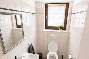 Doppelhaushälfte mit Entwicklungspotenzial in Nürnberger Vorstadtlage - frei ab 01.07. – Binzenweg 16, 90427 Neunhof, Nürnberg – Vorschaubild 11