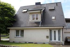 Wohlfühlen und Energetisch interessant, viel Platz in Ihrem Zweifamilienhaus mit Wintergarten – Die vollständige Adresse der Immobilie erhältst du vom Anbieter., 48282 Emsdetten – Vorschaubild 1