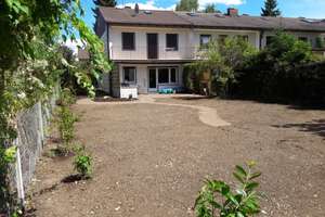 Reihenhaus mit großem Garten & Garage in München (80997)
