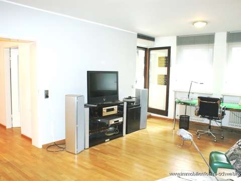 Multifunktionale Buro Wohnimmobilie Mit Hobbyraum Und Geraumigen Stellplatz In Bogenhausen Zu Verka