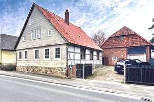 Großzügiges Einfamilienhaus aus dem Jahr 1800 – Sanierungsobjekt mit Potenzial und neuer Heizung – Die vollständige Adresse der Immobilie erhältst du vom Anbieter., 31020 Salzhemmendorf – Vorschaubild 1
