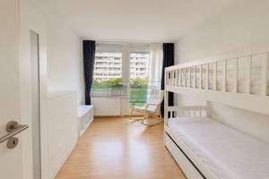 Köln Junkersdorf: Familiengerechte Wohnung mit großem Balkon – Die vollständige Adresse der Immobilie erhältst du vom Anbieter., 50858 Junkersdorf, Köln – Vorschaubild 2