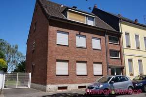 GEMÜTLICH! 3-Zimmer-Dachgeschosswohnung in Königshofzu vermieten!