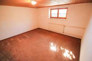 Ihr neues Zuhause: Einfamilienhaus mit großem Grundstück und vielseitigen Möglichkeiten – Die vollständige Adresse der Immobilie erhältst du vom Anbieter., 94419 Reisbach – Vorschaubild 24