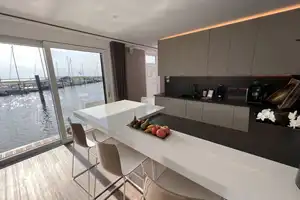 LUXUS Hausboot - 3 Etagen - 100m² Wohnen + 120 m² SONNENTERRASSE - Kamin, Kino, komplett individuell – Berlin – Vorschaubild 70