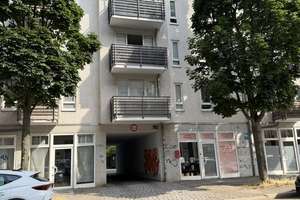 Erdgeschoßwohnung -  1,5 Zimmer mit Tiefgaragenstellplatz