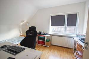 Moderne 3-Zimmer-DG-Wohnung inklusive Einbauküche in ruhiger Lage – Krampenhof 36, 44879 Dahlhausen, Bochum – Vorschaubild 3
