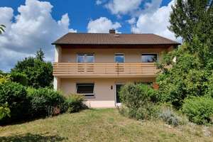 Schöner wohnen in Dambach ...
Stattliches Wohnhaus mit großem Grundstück