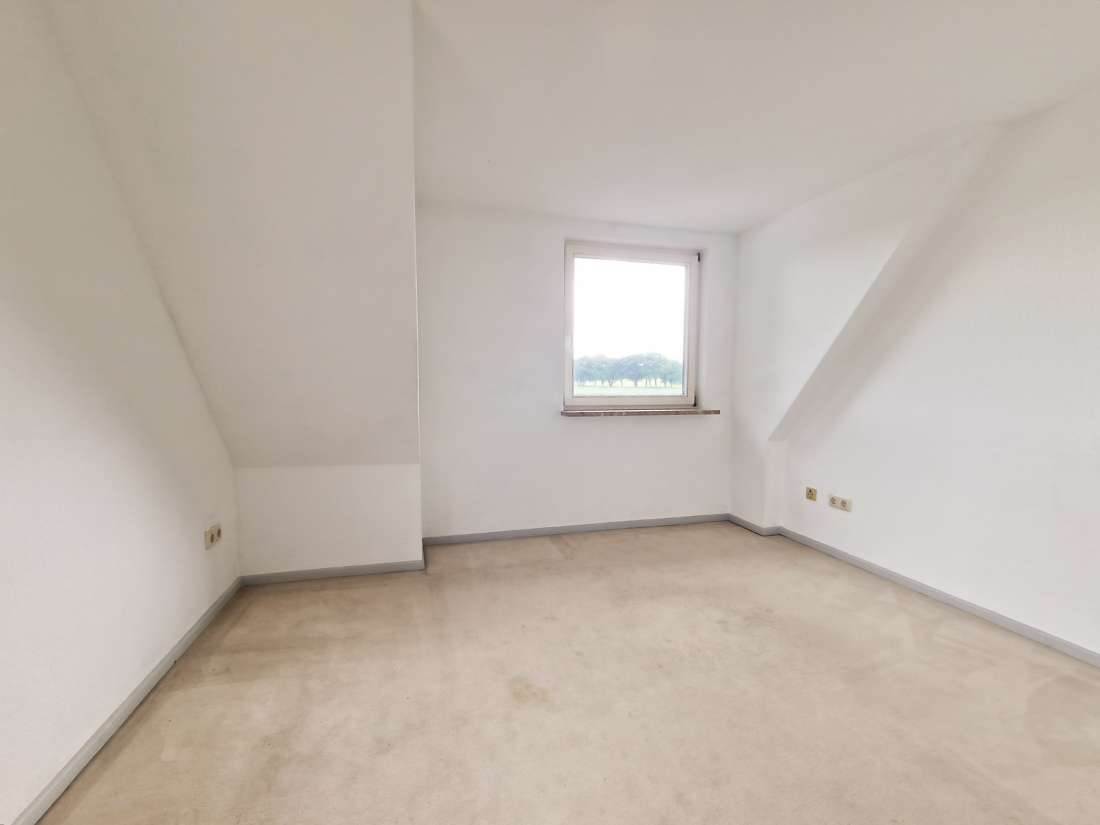 Immobilie in Ostrohe - Blick ins Grüne - Einfamilienhaus mit Garage und schönem Grundstück in guter Lage - Bild 2