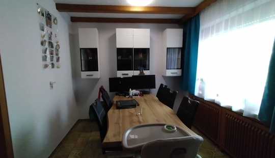 Bild von Charmantes Einfamilienhaus mit Gewerbehalle – ideal für Wohnen und Arbeiten in perfekter Harmonie!