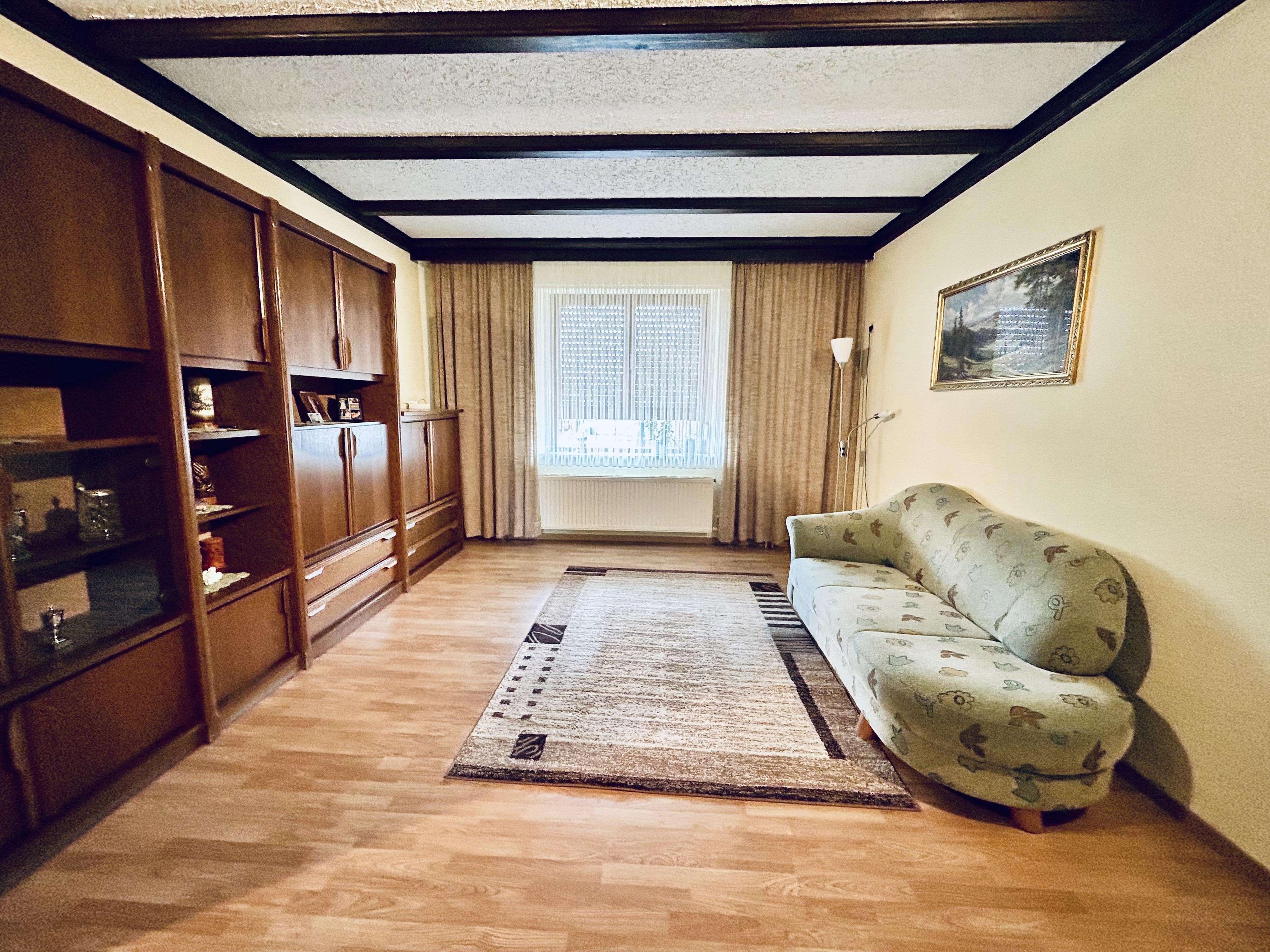 Immobilie in Weiskirchen - Großes Wohnhaus mit ehemaliger Gaststätte in Weiskirchen - Rappweiler - Bild 6