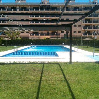 FANTASTHISCHES REIHENHAUS MIT GARAGE, IN EINER ANLAGE MIT POOL UND PADEN