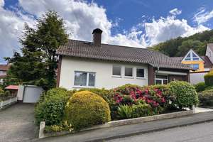 Großzügiges EFH mit tollem Ausblick über Herberhausen – Die vollständige Adresse der Immobilie erhältst du vom Anbieter., 37075 Herberhausen, Göttingen – Vorschaubild 1