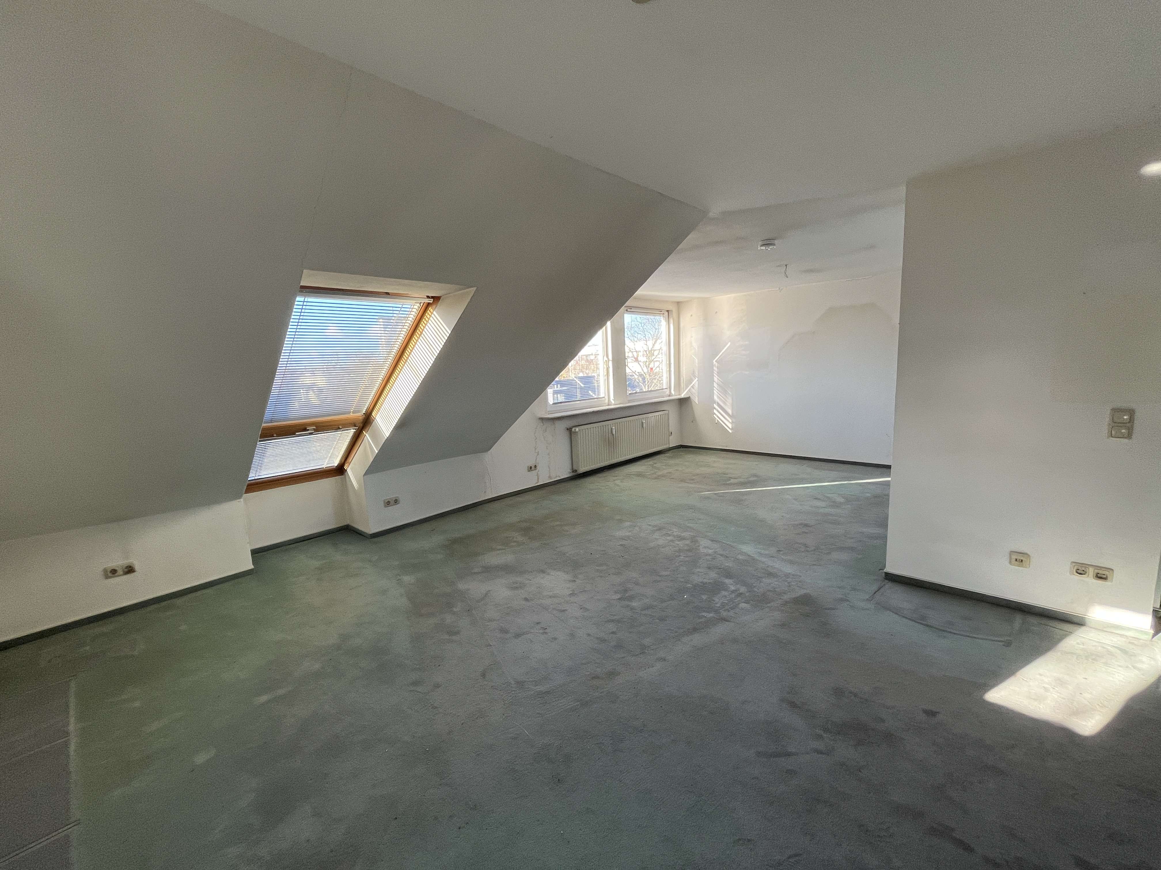 Was gefällt Ihnen besser? Ein oder zwei gemütliche Zimmer mit Velux-Cabrio und herrlichem Weitblick, Pinneberg Kreis – Bild 2