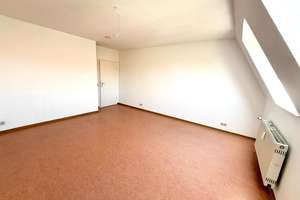 Charmante 4-Raum-Dachgeschosswohnung mit Loggia und sichtbaren Balken in Stadtfeld Ost – Schenkendorfstr. 9 , 39108 Stadtfeld Ost, Magdeburg – Vorschaubild 9