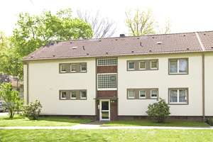 Teilmöblierte (Küche,Wohnwand,Schlafcouch) 2,5 Zimmer mit Balkon für sofort zu mieten – Anholter Straße 10, 45892 Resser Mark, Gelsenkirchen – Vorschaubild 1