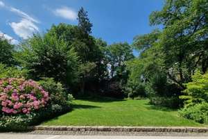 Parkähnlich wohnen in Villenlage ...
Exklusive 3 Zimmer- Wohnung mit großer Terrasse ...