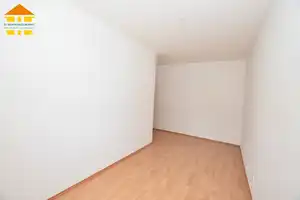 Geräumige Erdgeschosswohnung mit Balkon und Stellplatz! – Eichendorffstraße 21, 9131 Chemnitz – Vorschaubild 7