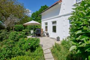Repräsentatives Wohnhaus in erster Meereslinie auf großem Grundstück. – Die vollständige Adresse der Immobilie erhältst du vom Anbieter., 23730 Neustadt in Holstein – Vorschaubild 9