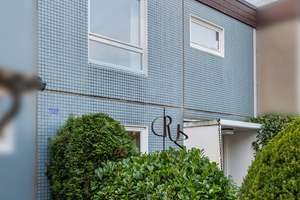 Reinbek Klosterbergen: Schönes Mittelreihenhaus mit Vollkeller, Garage und Sanierungsbedarf – Holsteiner Straße 13b, 21465 Reinbek – Vorschaubild 1